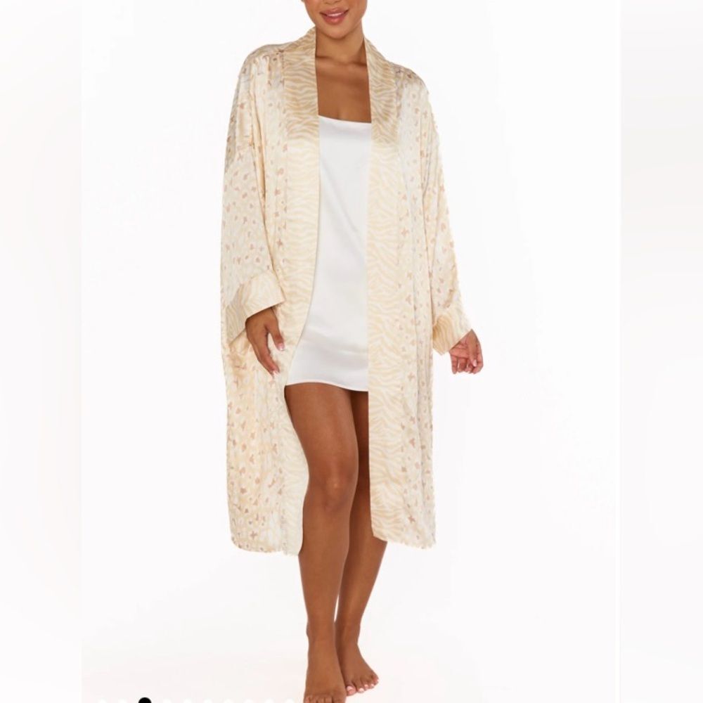 Show Me Your Mumu x Curatoer The Harlow Robe Animal Print O/S Cream Kimono Wrap*